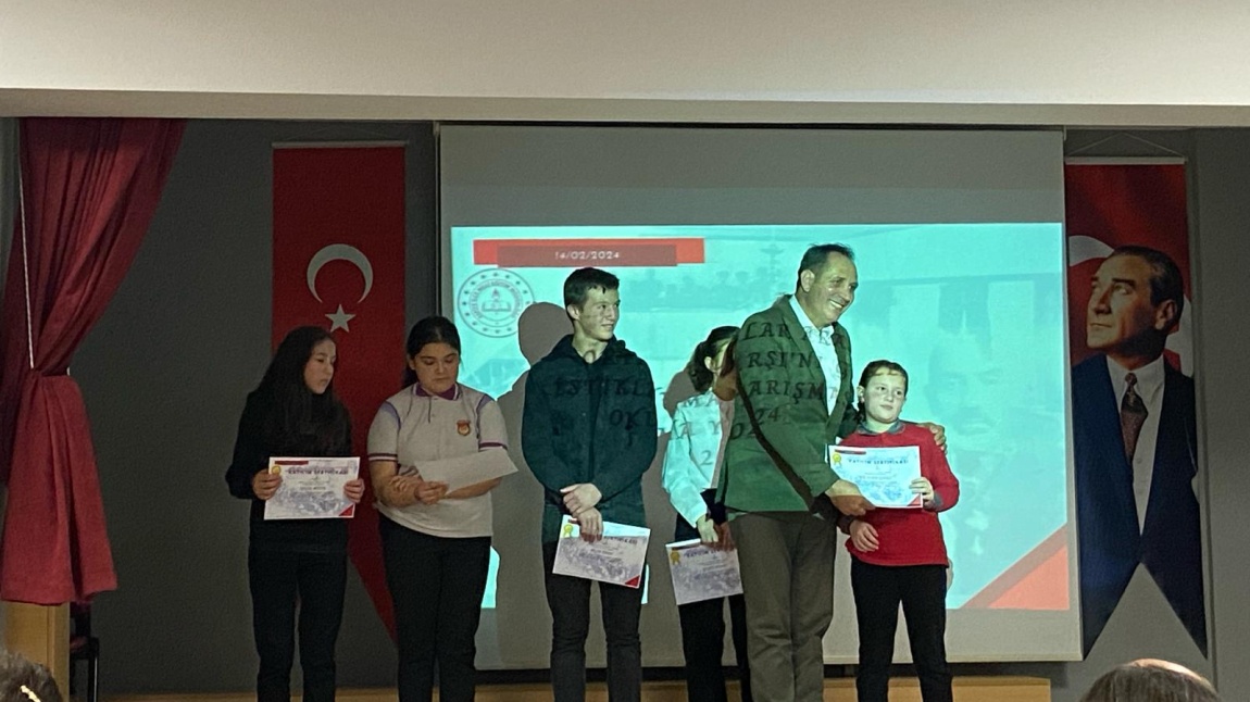 Ortaokul öğrencileri arasında ''İstiklal Marşı'nı Güzel Okuma Yarışması''